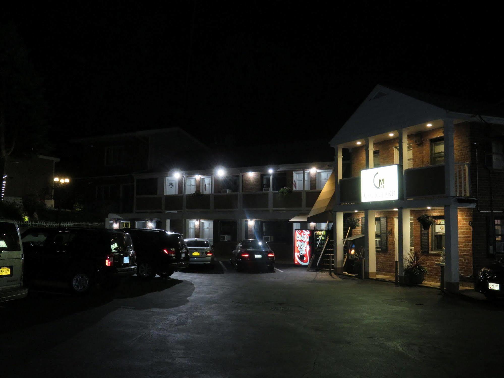 ווייט פליינס Central Motel Courtyard מראה חיצוני תמונה