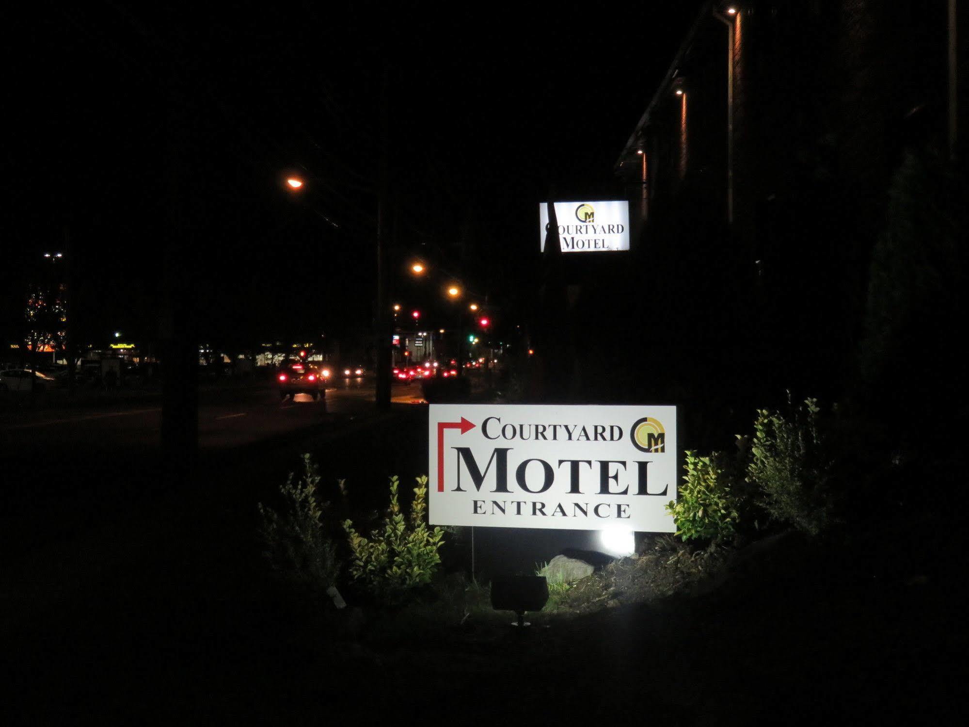ווייט פליינס Central Motel Courtyard מראה חיצוני תמונה