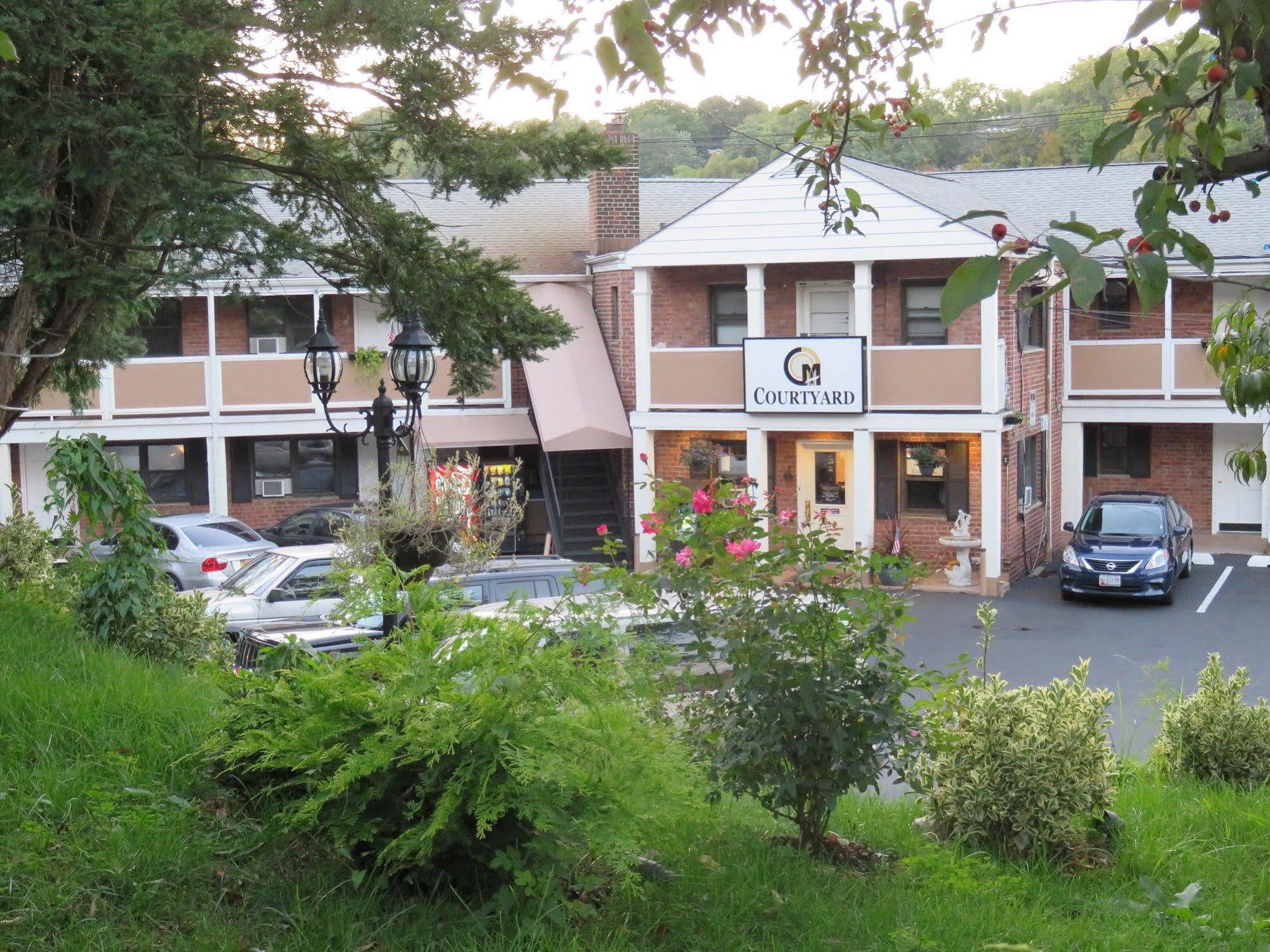 ווייט פליינס Central Motel Courtyard מראה חיצוני תמונה